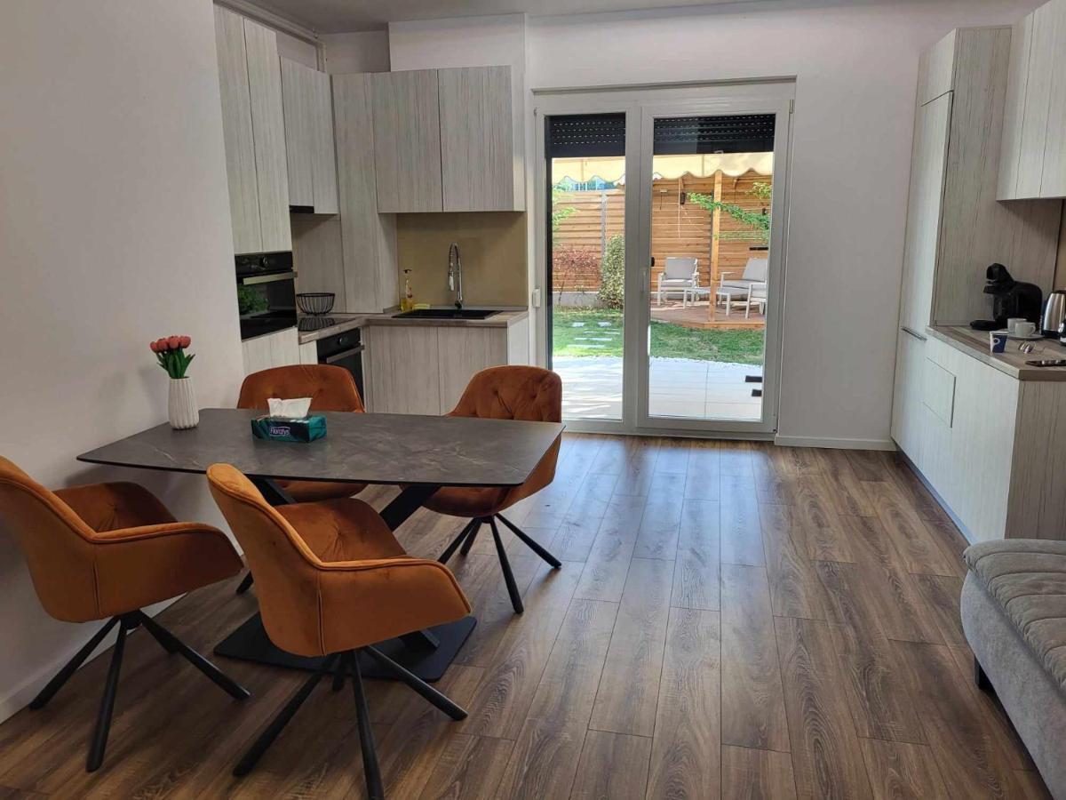 Sika Sunny Garden Apartment Arad Extérieur photo