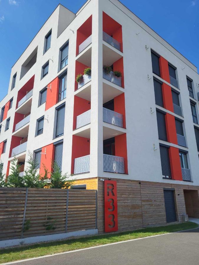 Sika Sunny Garden Apartment Arad Extérieur photo