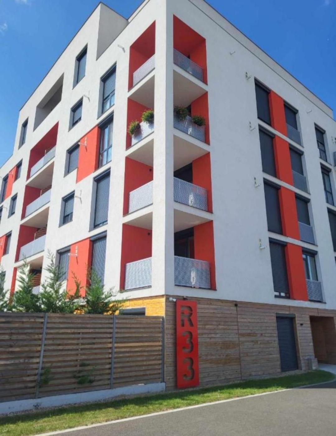 Sika Sunny Garden Apartment Arad Extérieur photo